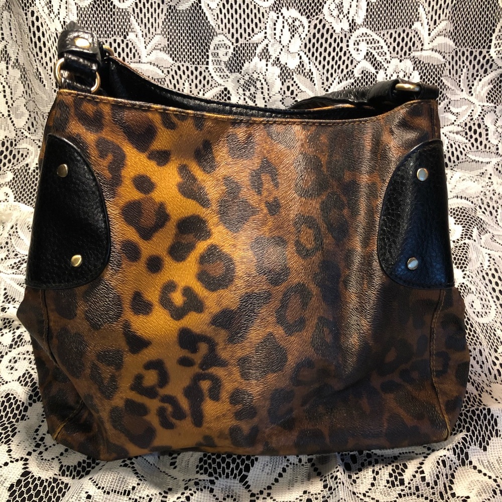 Massini cheetah purse! Roomy and in good condition